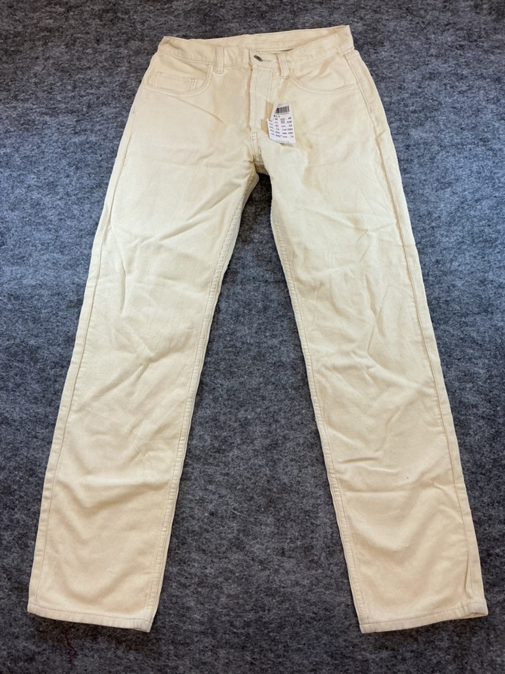 Brandy Melville Cream Mid Rise Flirty 90s Corduroy Jeans. A12
